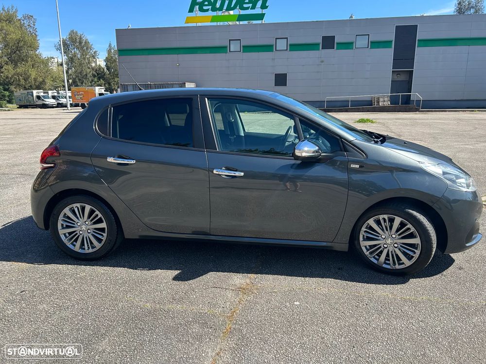 Peugeot 208 1.2 PureTech Style - 2