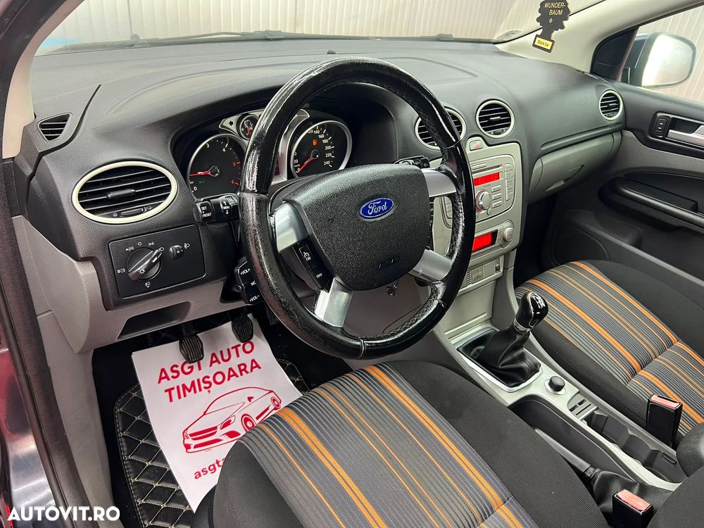 Ford Focus - 11