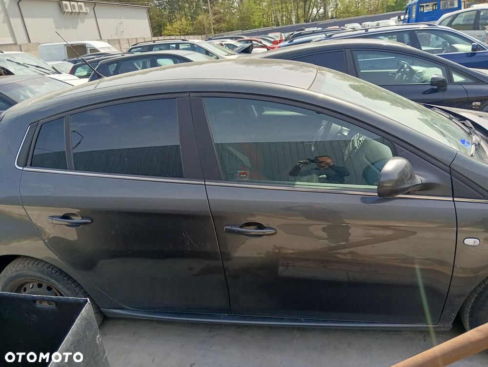 Fotele Komplet (Błotnik, Kierownica, Fotele, Części Silnikowe) Fiat Bravo 1.4 Benzyna 119 Km 2007 - 3