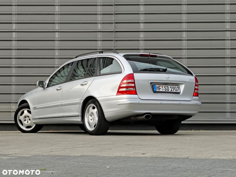 Mercedes-Benz Klasa C 180 Kompressor Automatik Avantgarde Sport Edition - 22