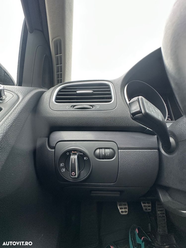 Volkswagen Golf 2.0 TDI DPF Style - 16