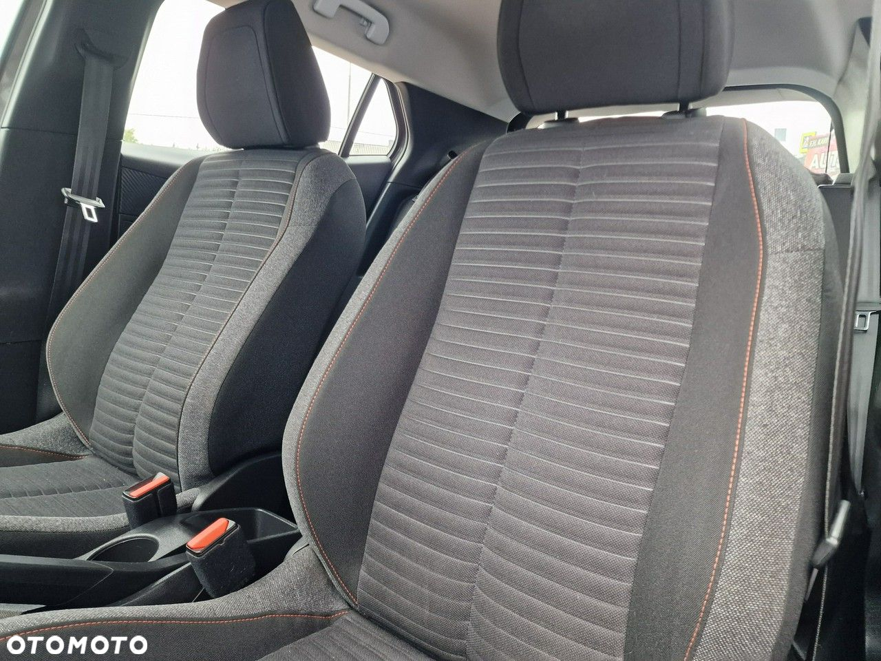 Peugeot 2008 1.2 PureTech Active Pack S&S EAT8 - 19