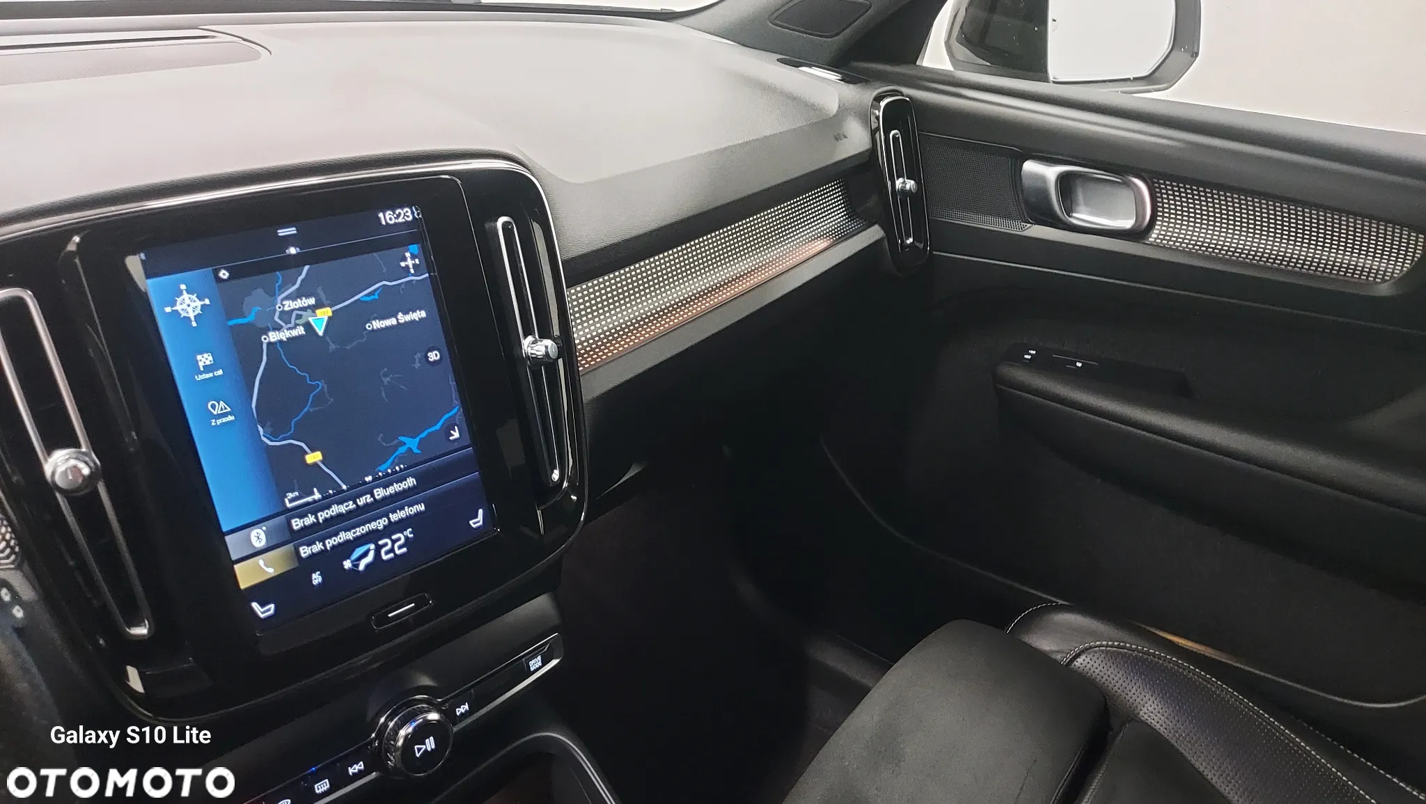 Volvo XC 40 D3 SCR R-Design - 21
