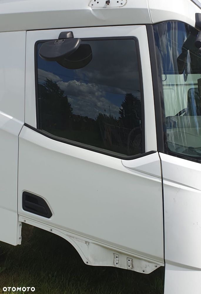 DRZWI PRAWE KOMPLETNE DAF XG XG+ 2197012 - 4