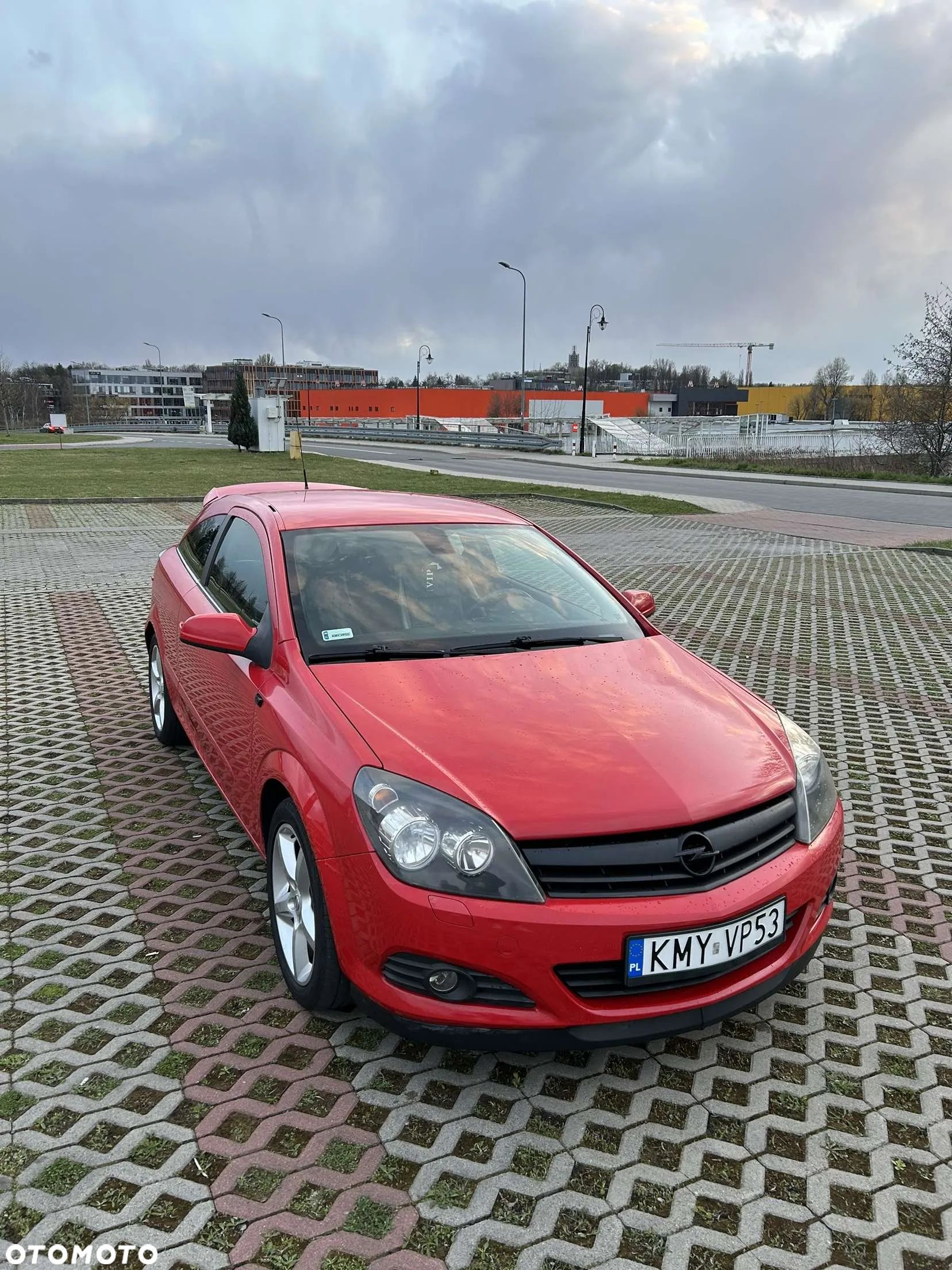 Opel Astra GTC 1.8 Cosmo - 1