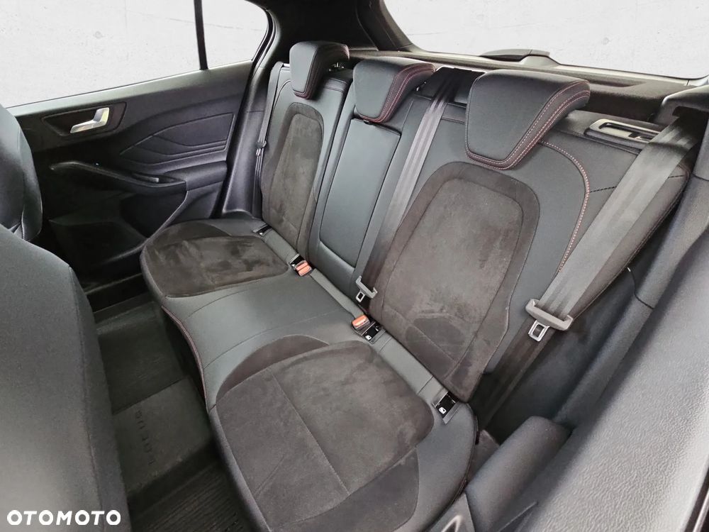 Ford Focus 2.3 EcoBoost ST X - 20