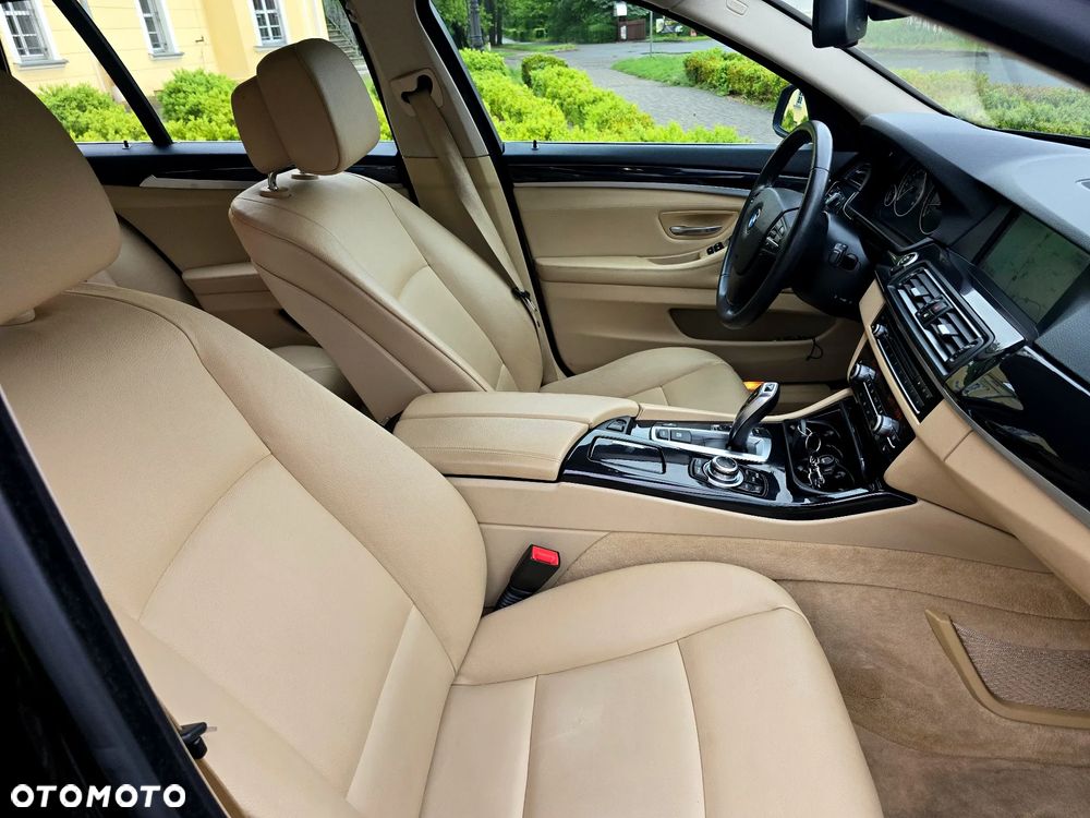 BMW Seria 5 520i Luxury Line - 30