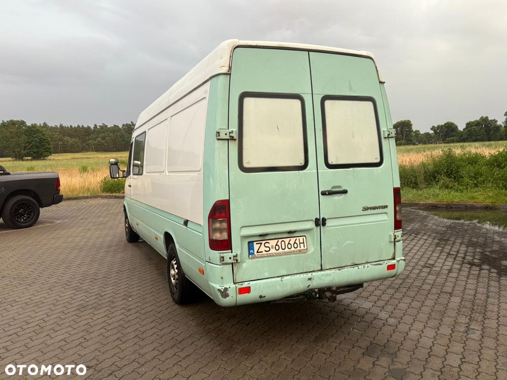 Mercedes-Benz Sprinter - 8