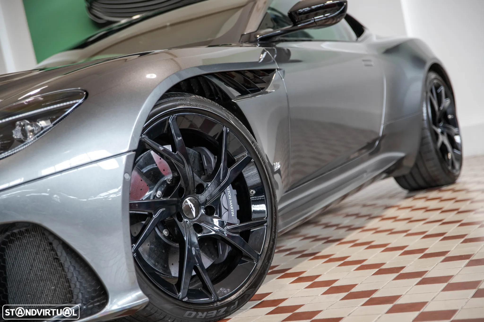 Aston Martin DBS Coupe Superleggera - 7