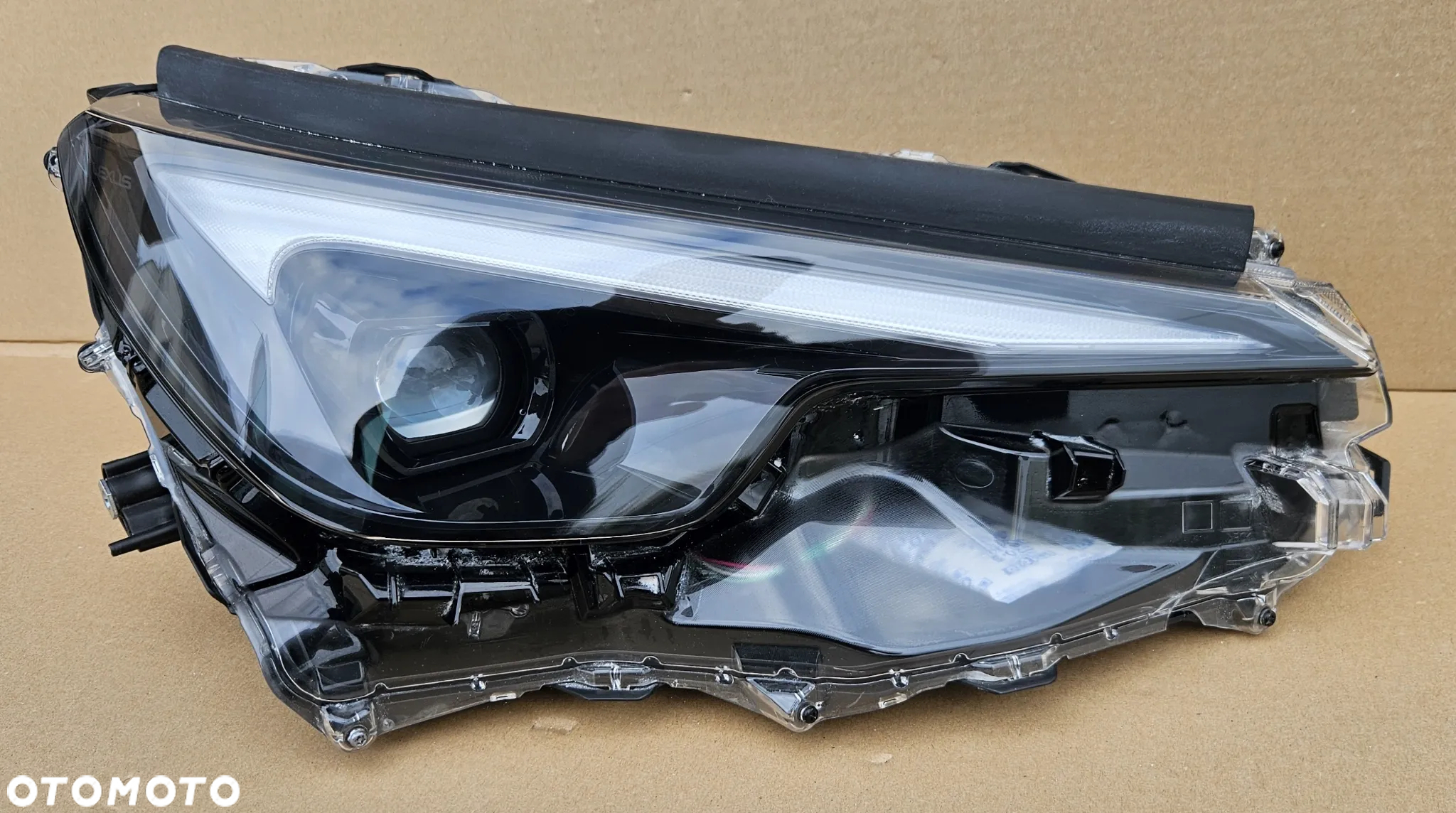 Reflektor prawy lampa przednia LEXUS LBX 2023- ORYGINAŁ! - 7