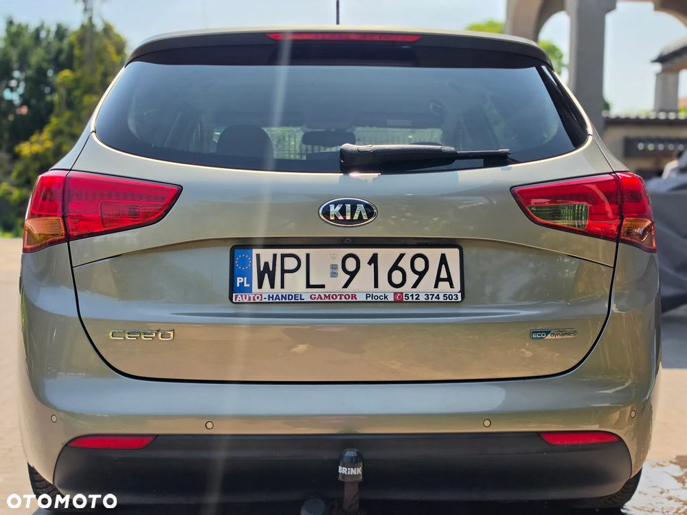Kia Ceed - 10