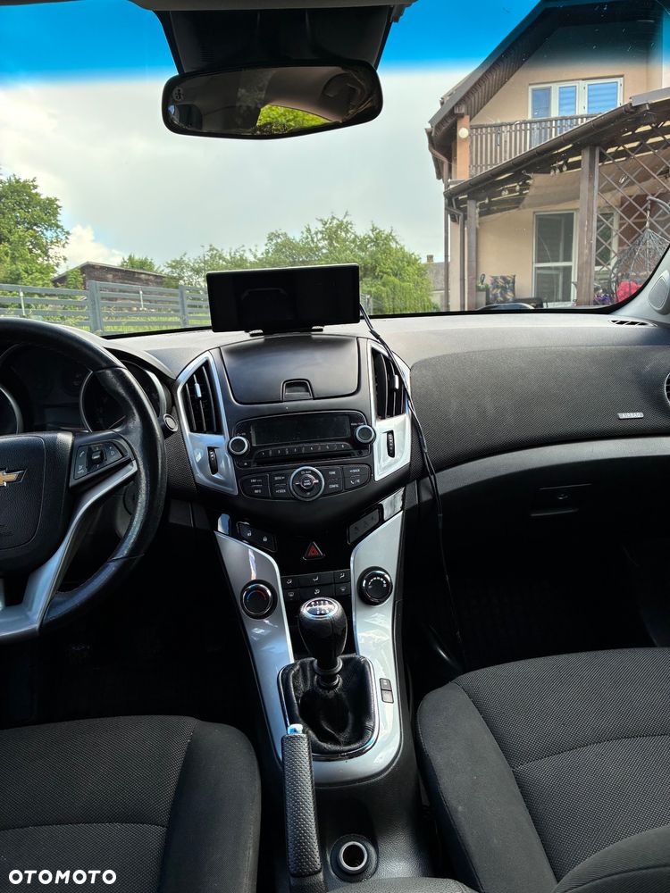Chevrolet Cruze - 10