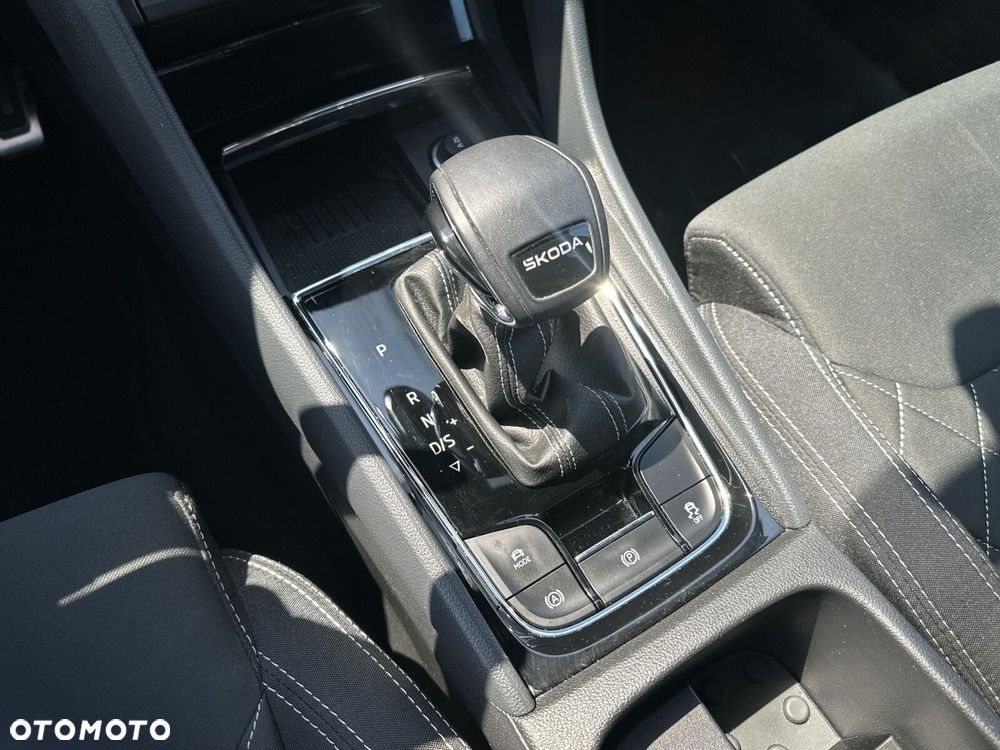 Skoda Karoq 1.5 TSI ACT Sportline DSG - 25