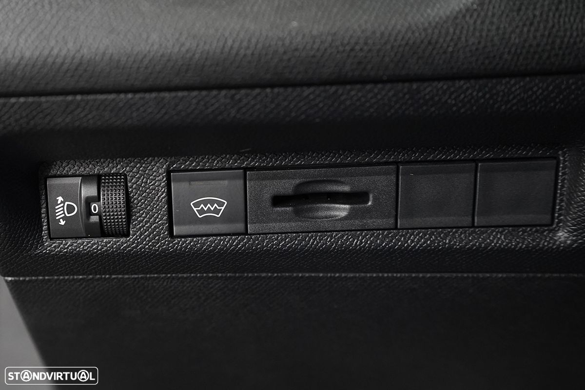 Peugeot 408 1.2 PureTech Allure EAT8 - 20