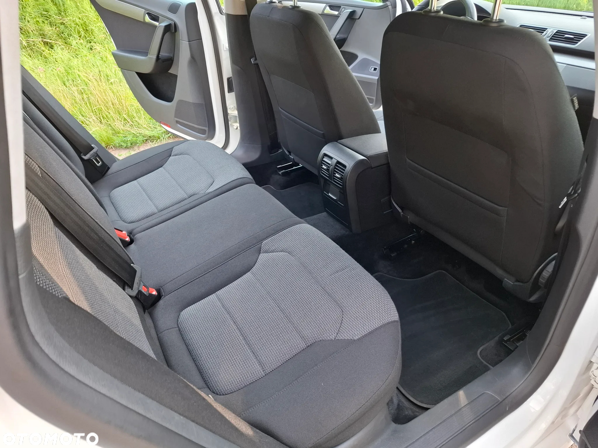 Volkswagen Passat 2.0 TDI Comfortline - 14