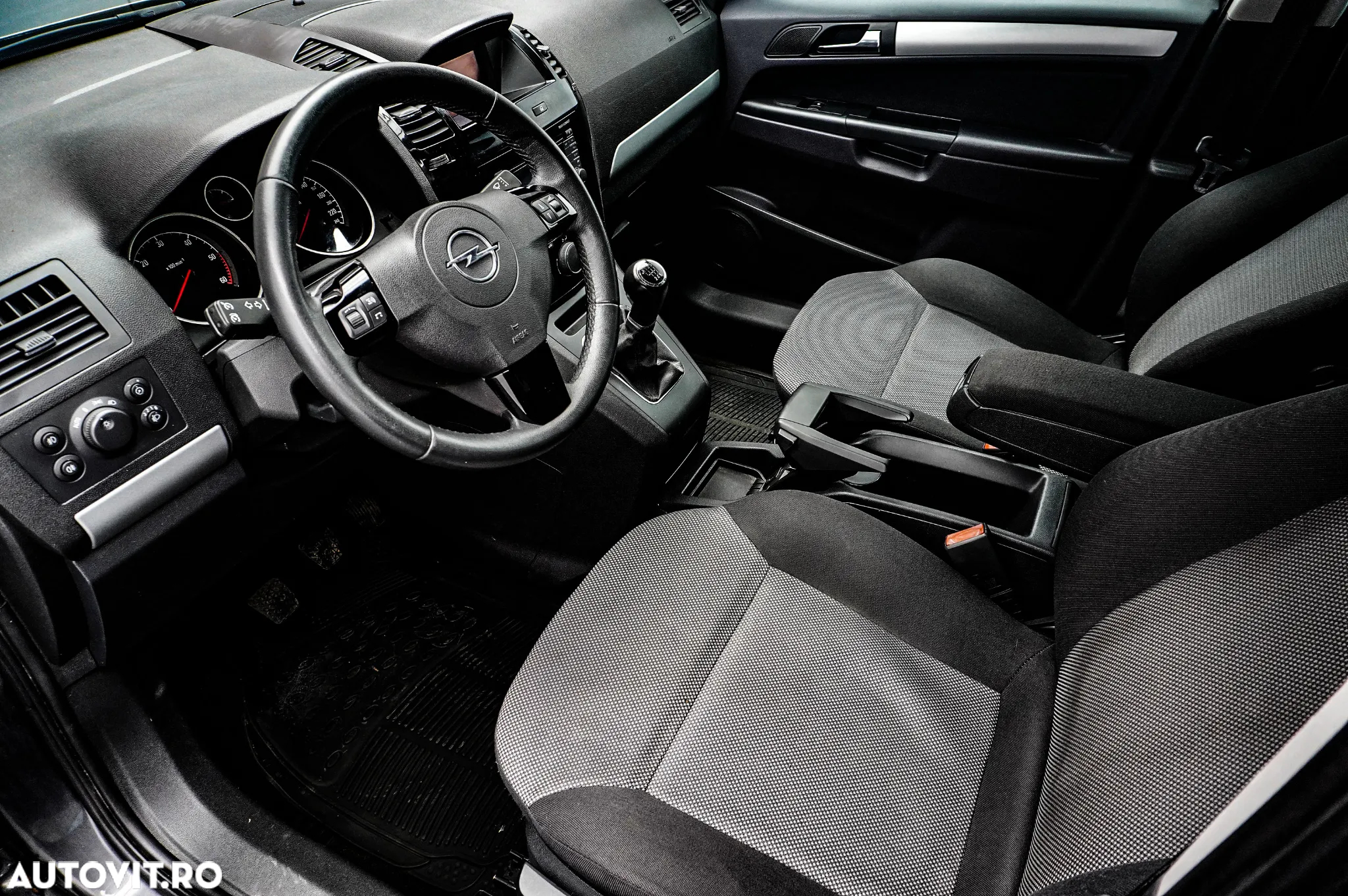 Opel Zafira 1.7 CDTI Essentia - 11