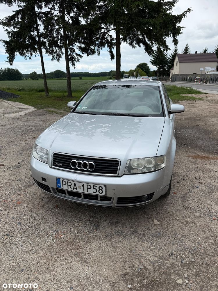 Audi A4 Limousine - 1