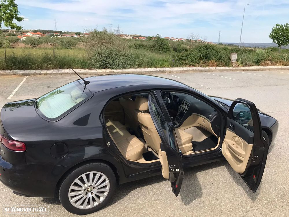 Alfa Romeo 159 1.9 JTDM 16V - 8