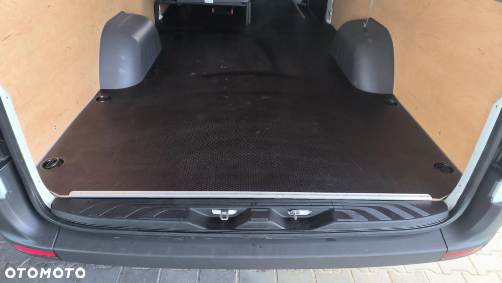 Mercedes-Benz Sprinter - 19
