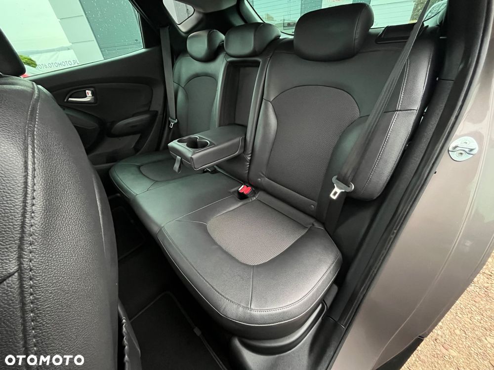 Hyundai ix35 2.0 CRDi 4WD Fifa World Cup Gold Edition - 29