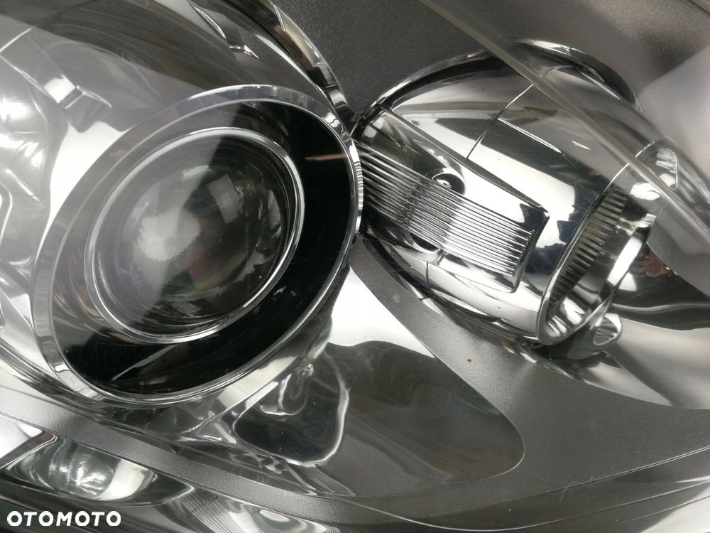lampa reflektor prawy prawa lewy lewa przód przednia RENAULT LAGUNA III 3 - 9