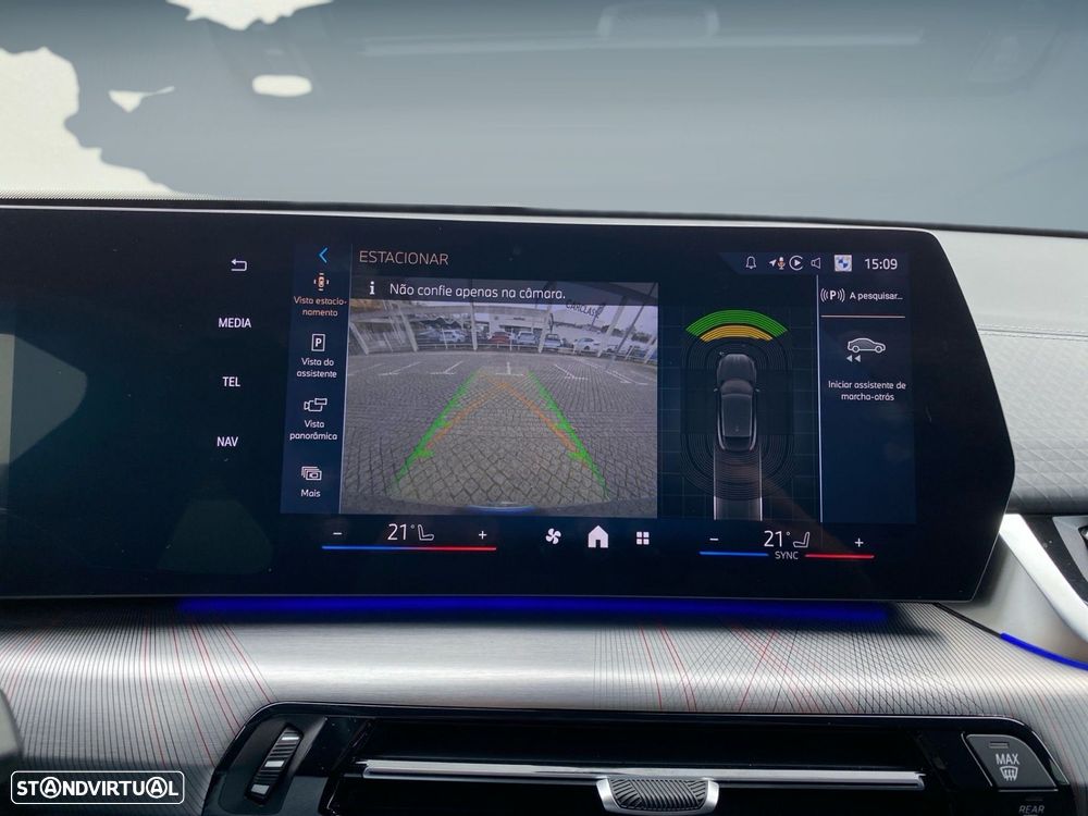 BMW iX2 eDrive20 Pack Desportivo M Pro - 9