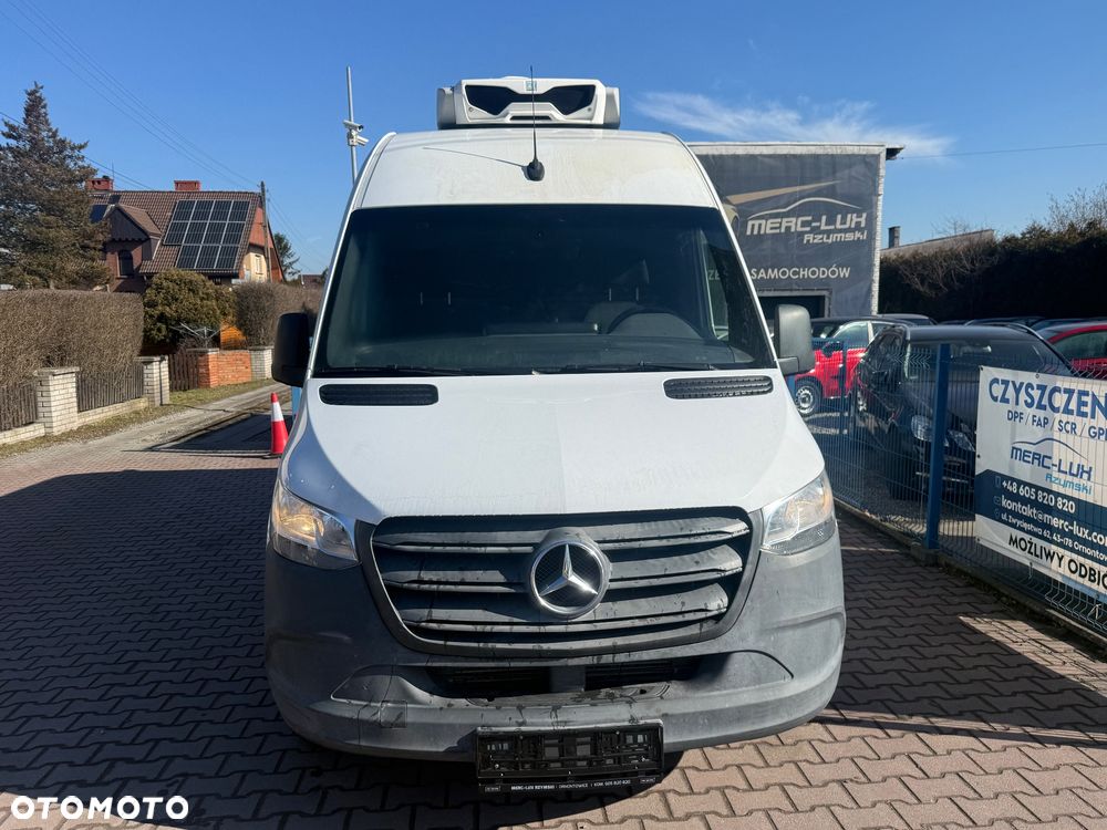 Mercedes-Benz 311 - 2