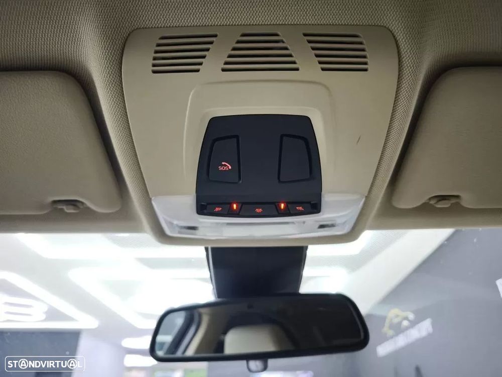 BMW 330 e iPerformance Line Luxury Purity - 42