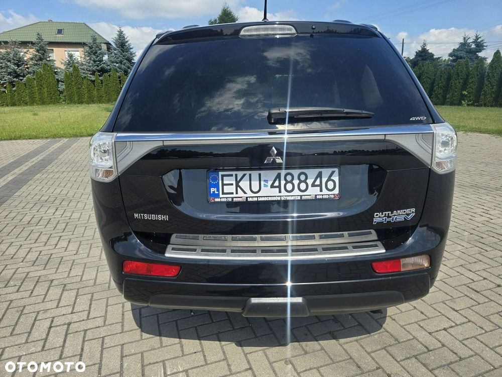 Mitsubishi Outlander - 11