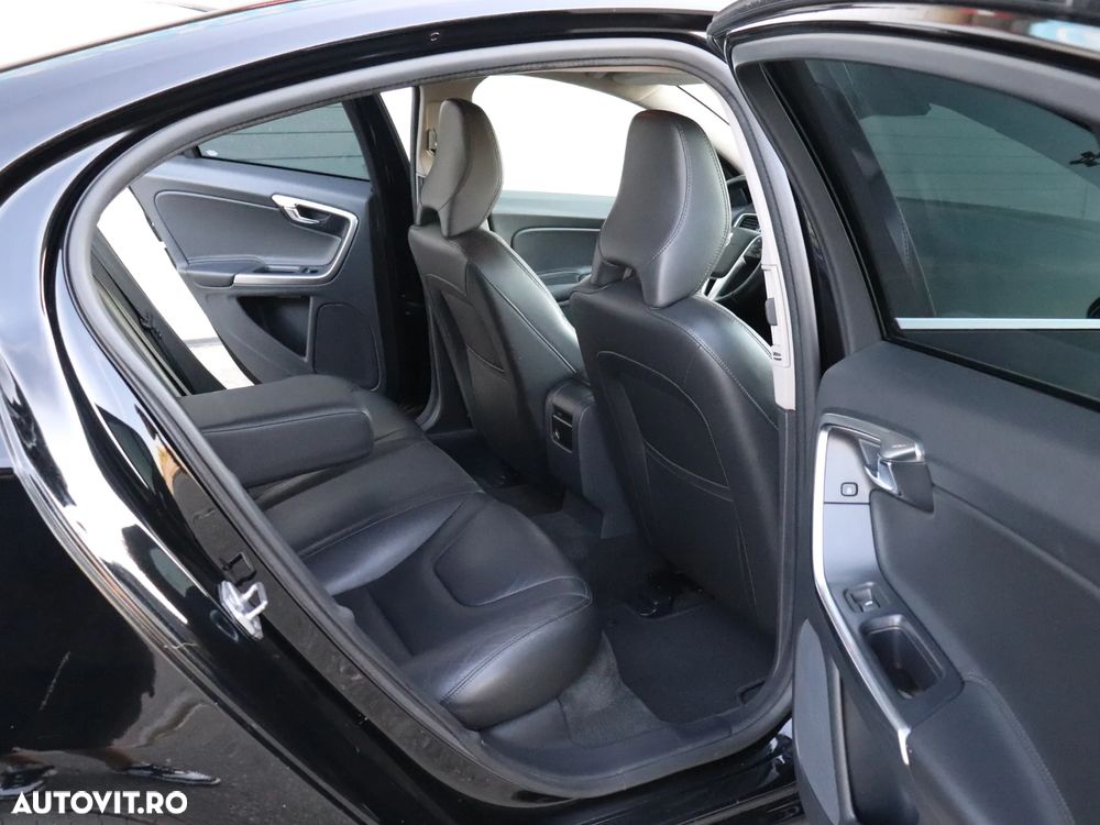 Volvo S60 D2 Geartronic Momentum - 22