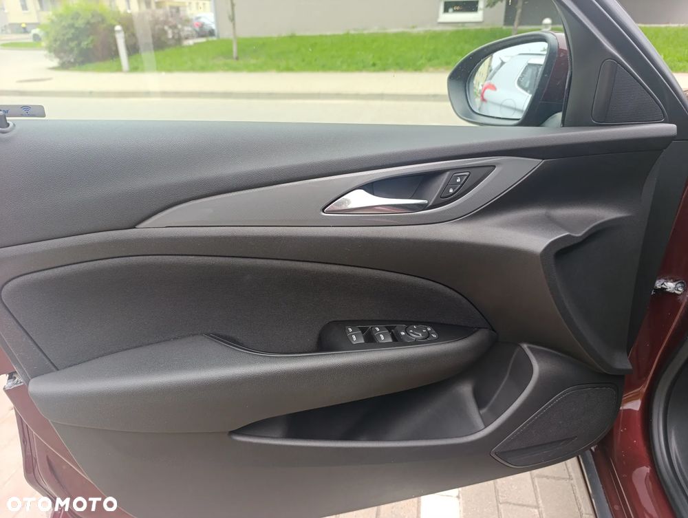 Opel Insignia 1.5 T Enjoy S&S - 16