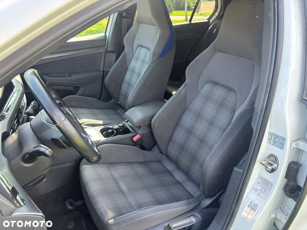 Volkswagen Golf - 12