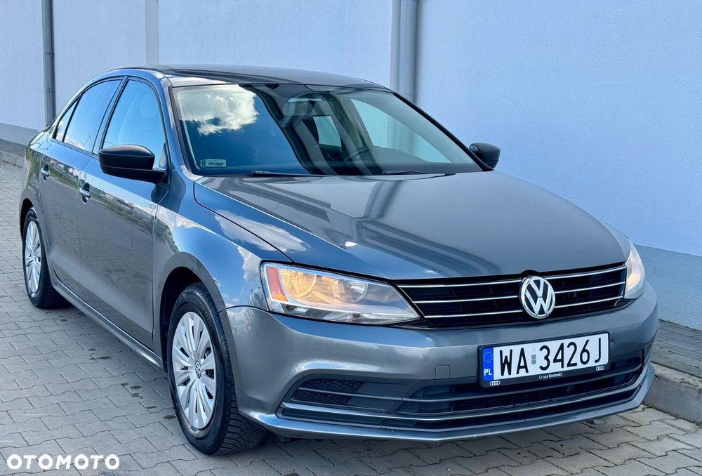 Volkswagen Jetta 2.0 Base - 2