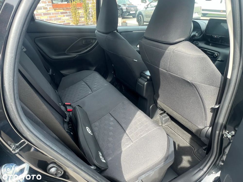 Toyota Yaris - 17