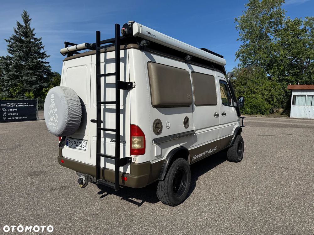 Mercedes-Benz Sprinter - 25