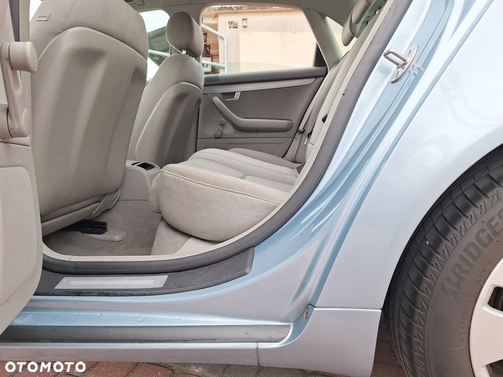 Audi A4 Limousine - 22