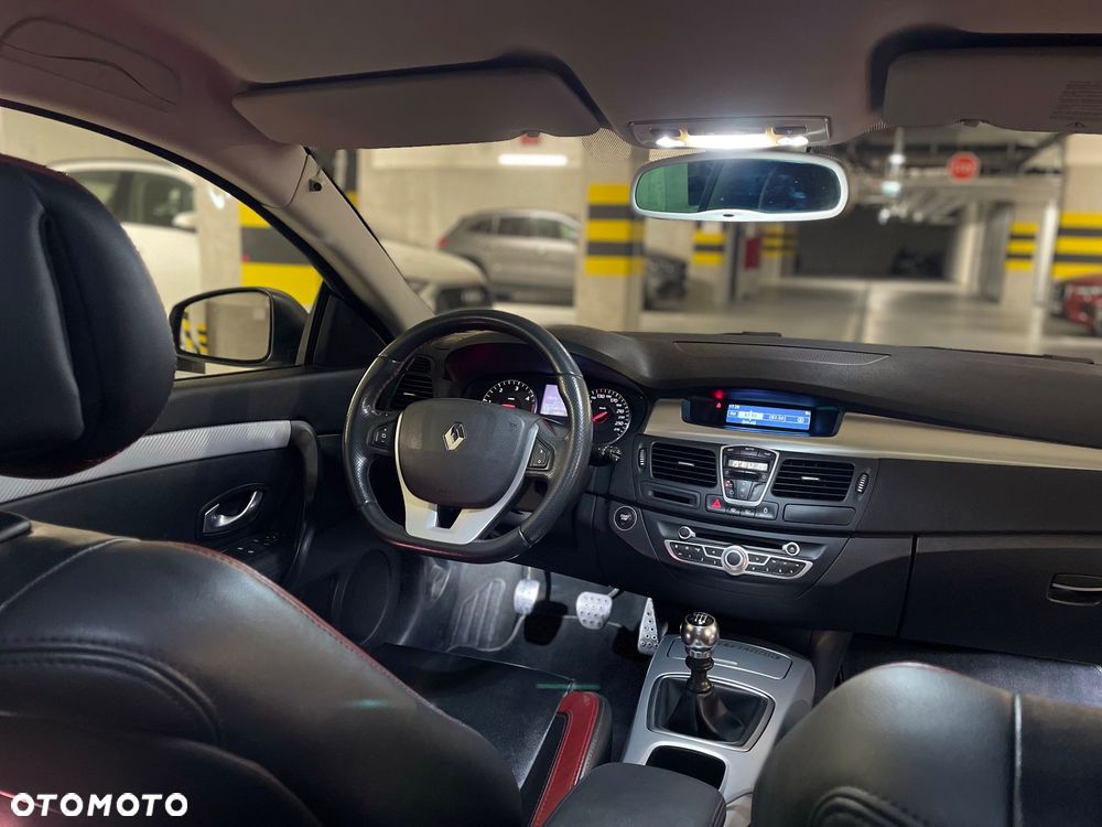 Renault Laguna 2.0 DCi GT 4WS - 16