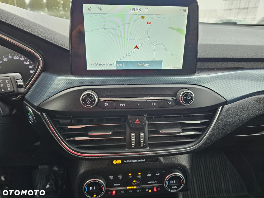 Ford Focus SW - 16