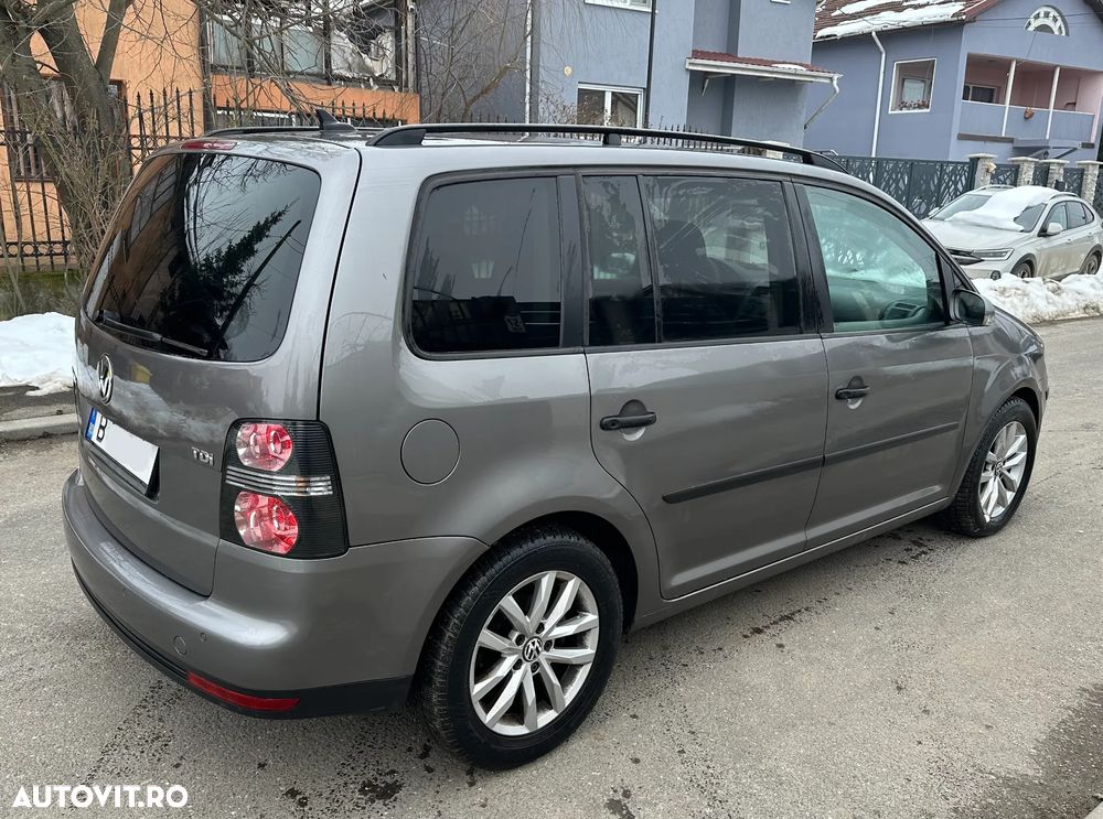 Volkswagen Touran - 5