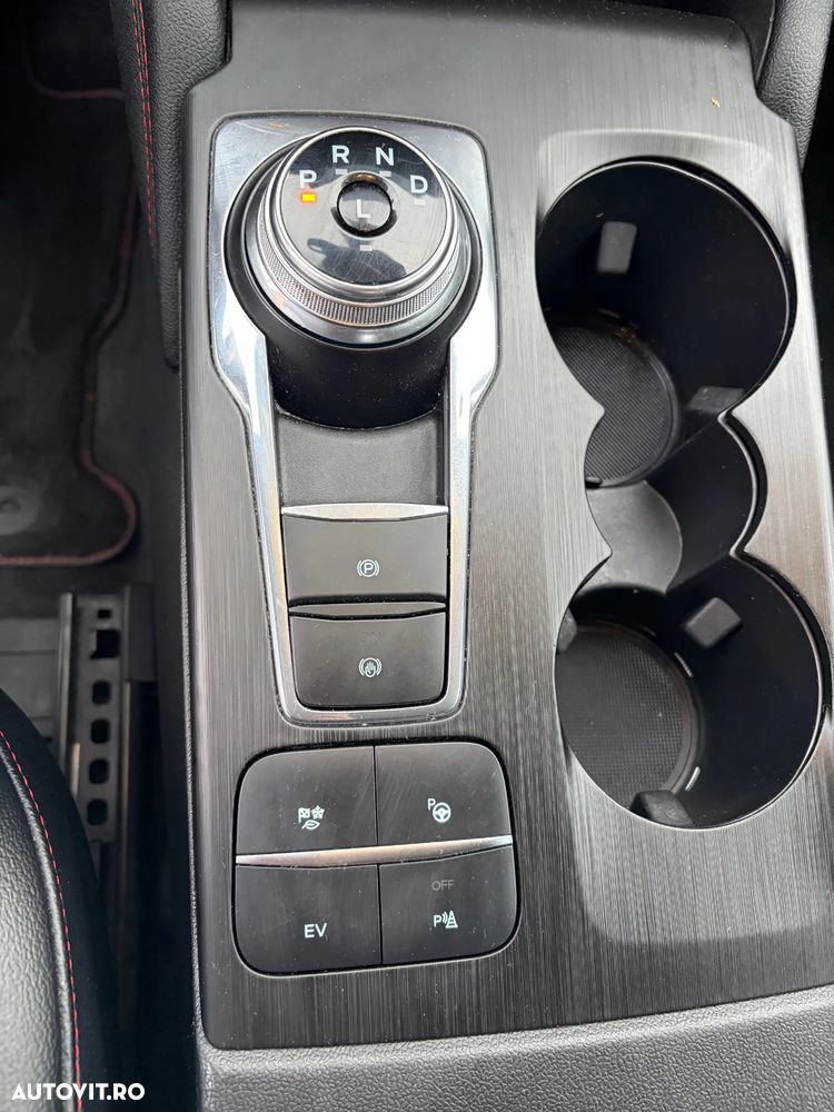 Ford Kuga 2.5 Duratec PHEV ST-LINE - 32