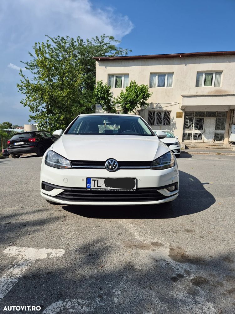 Volkswagen Golf - 4
