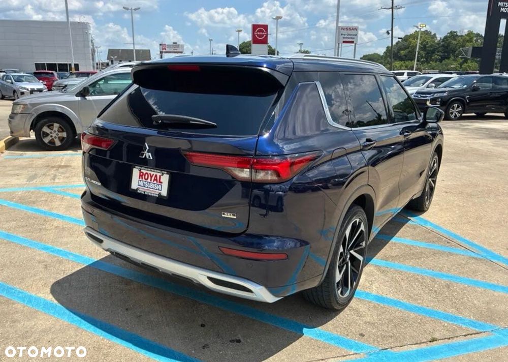 Mitsubishi Outlander - 8