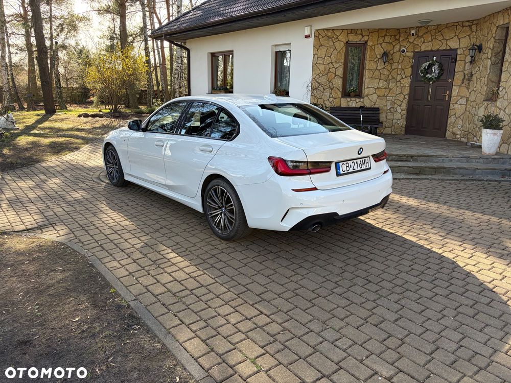 BMW Seria 3 318d M Sport - 12