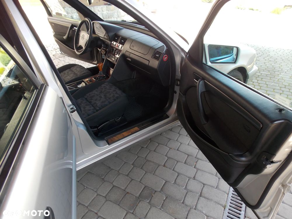 Mercedes-Benz Klasa C 220 D Elegance - 9