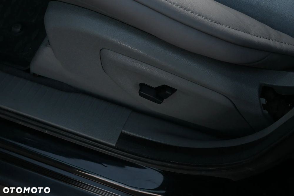 Jeep Grand Cherokee 5.7 V8 HEMI Automatik Overland - 36