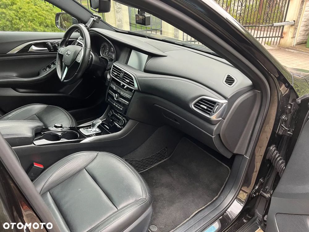 Infiniti QX30 2.0t Premium AWD 7DCT - 15