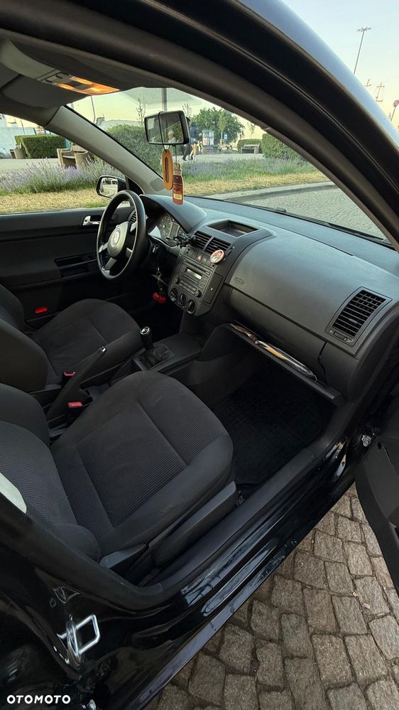 Volkswagen Polo 1.4 16V Comfortline - 9