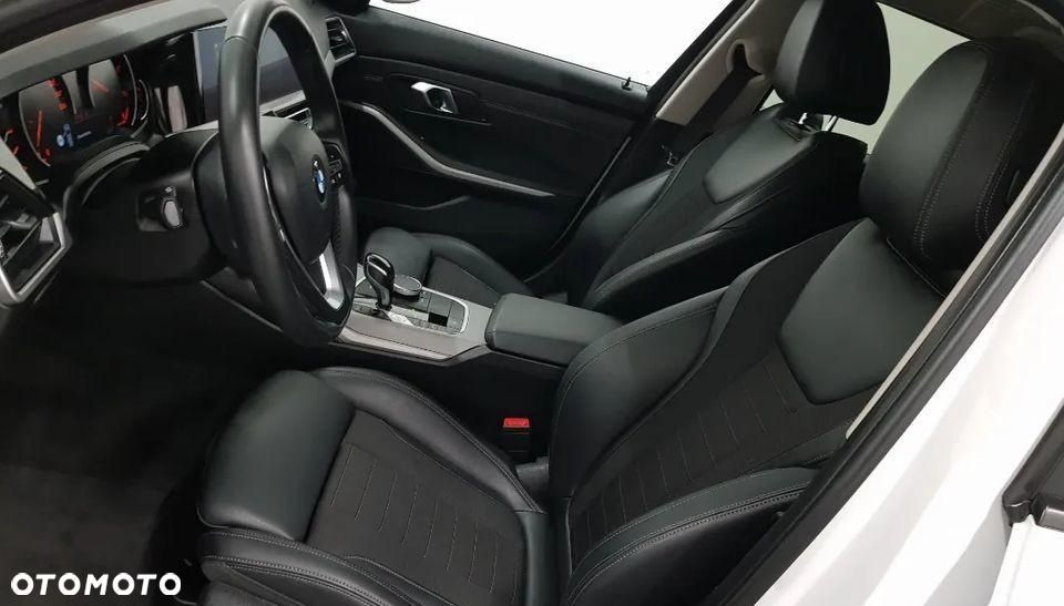 BMW Seria 3 320d Luxury Line - 9