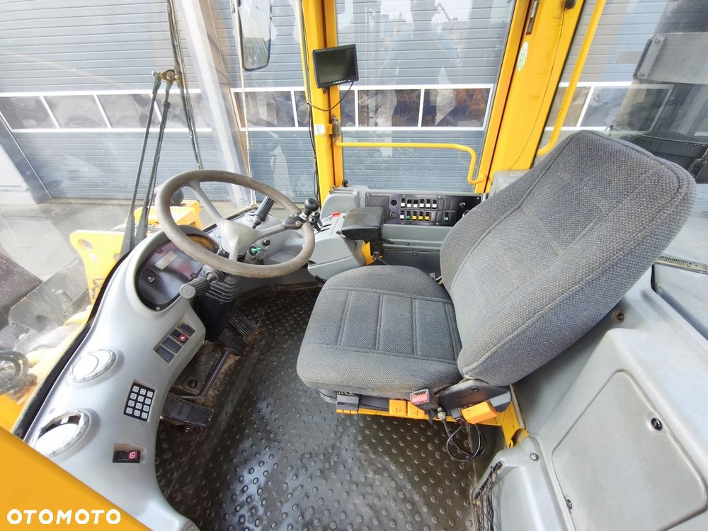 Volvo L120E - 10