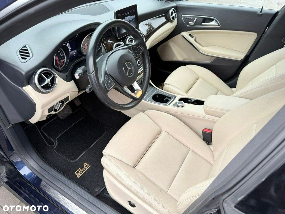 Mercedes-Benz CLA - 21